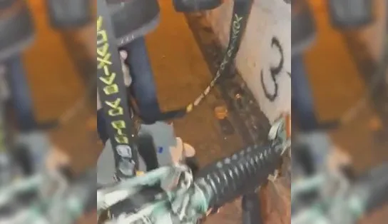 Líder do BDM solto em fevereiro, Lucas "Mata Rindo" aparece com arma de guerra e intimida rivais; "sou eu mesmo, o original"