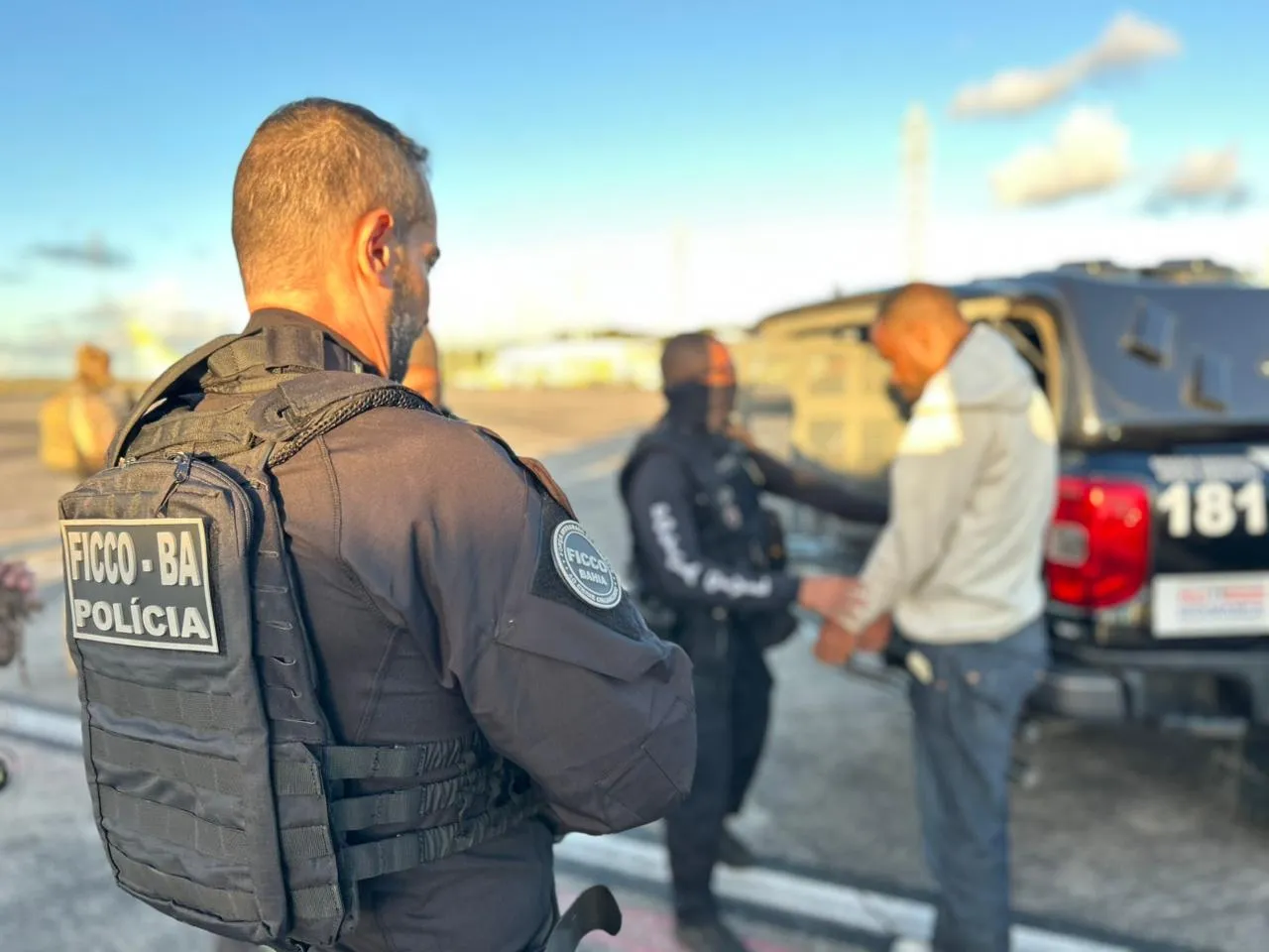 Líder de facção preso na Bolívia é transferido para presídio em Serrinha