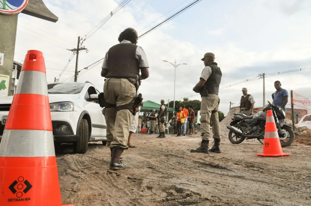 Após recusarem bafômetro, motoristas têm habilitações retidas em blitzes do Detran