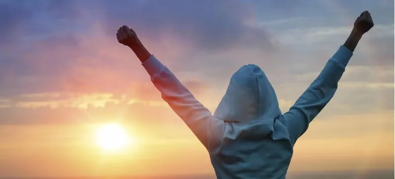 “GRAÇAS A DEUS!” Nove entre dez brasileiros atribuem a Deus sucesso financeiro, aponta pesquisa