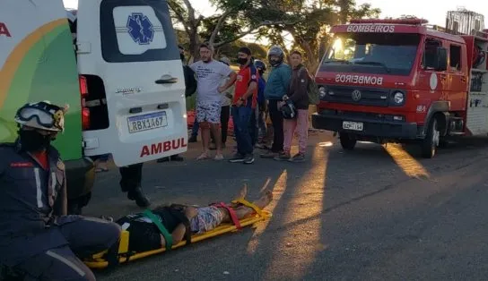 Sete pessoas ficam feridas após capotamento de van em rodovia no sudoeste da Bahia; vítimas são levadas para hospital