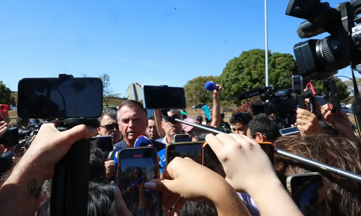 Repercussão da operação contra Bolsonaro ecoa entre aliados e na Bahia