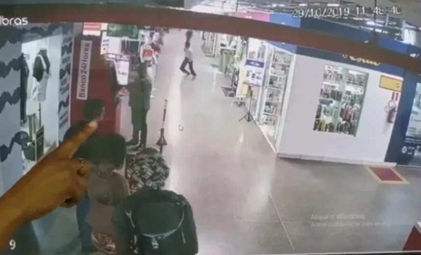 Vídeo mostra tiroteio que deixou PM morto dentro de shopping na ACM