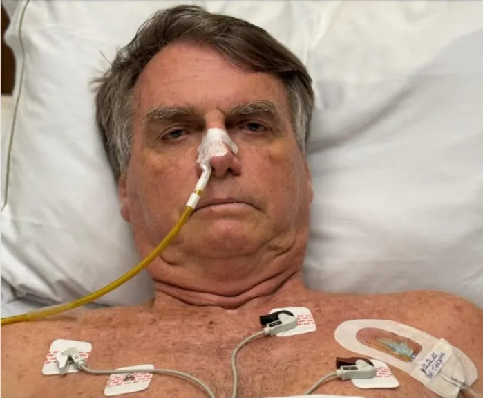 Bolsonaro segue internado na UTI sem previsão de alta, diz boletim
