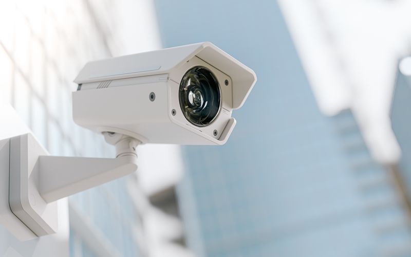 A instala&ccedil;&atilde;o de c&acirc;meras clandestinas por criminosos tem se tornado uma estrat&eacute;gia recorrente para monitorar a&ccedil;&otilde;es policiais/Foto: Reprodu&ccedil;&atilde;o