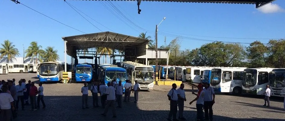 Rodoviários se reúnem com ACM Neto e possibilidade de greve até o final do ano não é descartada