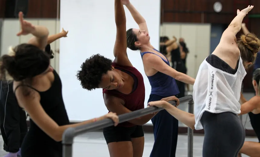 Balé do Teatro Castro Alves oferece aulas de dança abertas ao público