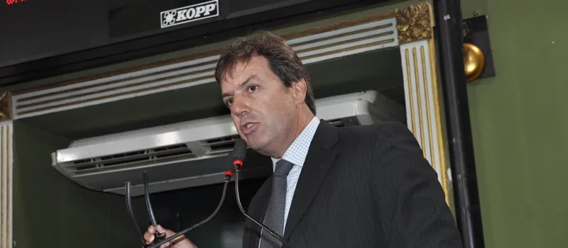 BAVI POLÍTICO: Após criticar torcedores do Vitória, vereador pede desculpas em discurso