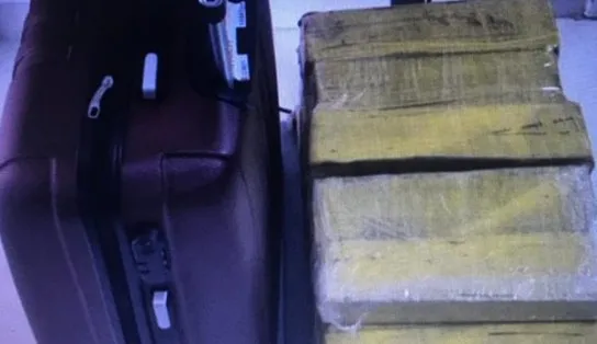 Mulher é presa com 35 kg de maconha em ônibus na Bahia; nervosismo "entregou" a suspeita  