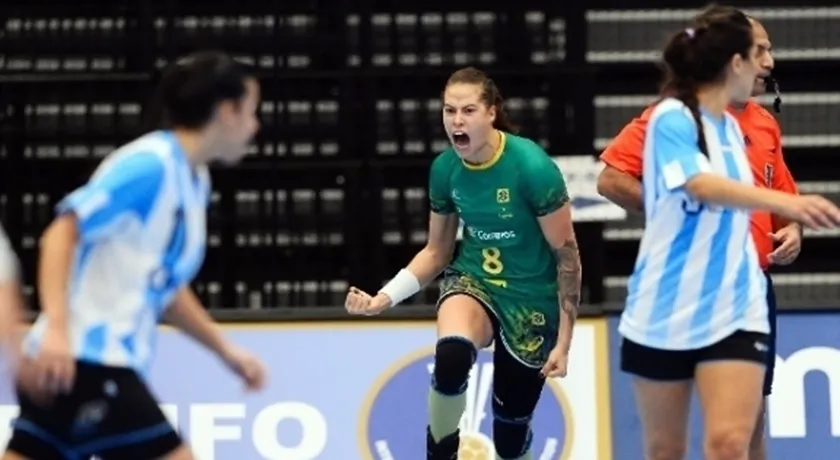 Brasil vence a Argentina e avança às oitavas de final do Mundial de Handebol