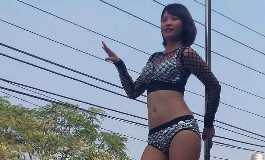 ÚLTIMO ADEUS: Strippers são contratadas para se apresentar em funerais na China