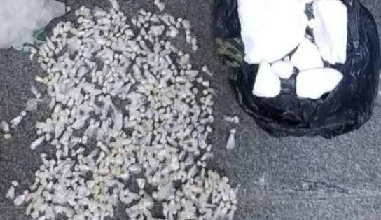 Suspeitos em fuga abandonam mais de 900 pedras de crack em Feira de Santana
