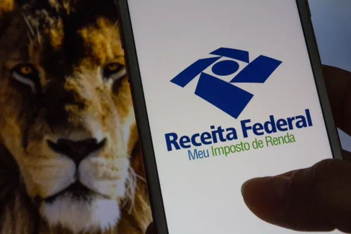 Receita Federal recebe declarações do IR 2025 atrasadas. Contribuintes que perderam o prazo pagarão multa. Foto: Adobe Stock