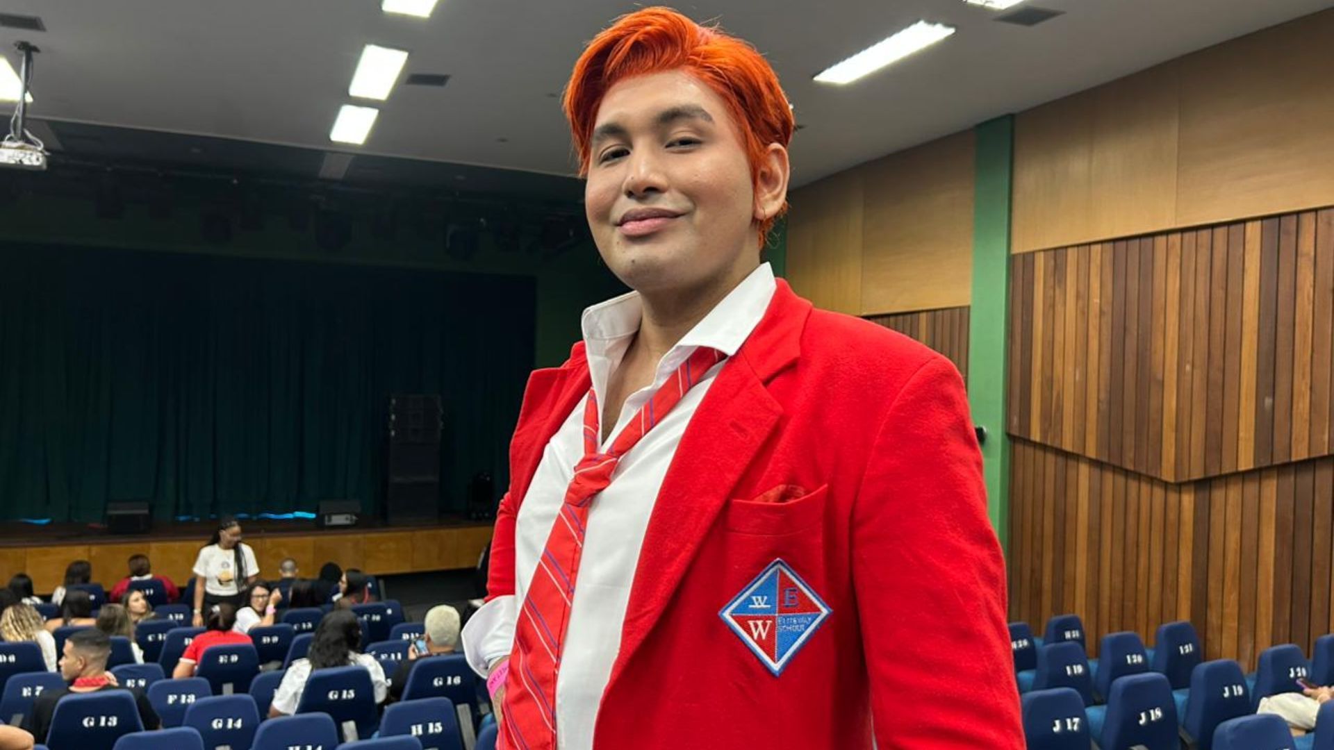 Rian Figueiredo foi ao show como Giovanni Mendes, personagem de Christian em Rebelde | Foto: Luanne Ribeiro/Grupo Aratu