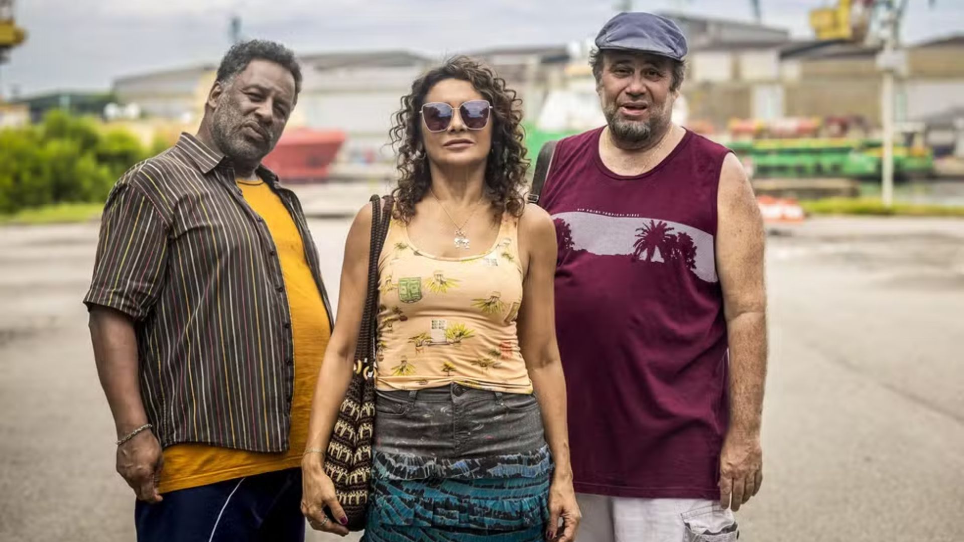 Ailton Graça, Dira Paes e Otávio Müller na série Pablo e Luisão | Foto: Léo Rosário/Globo