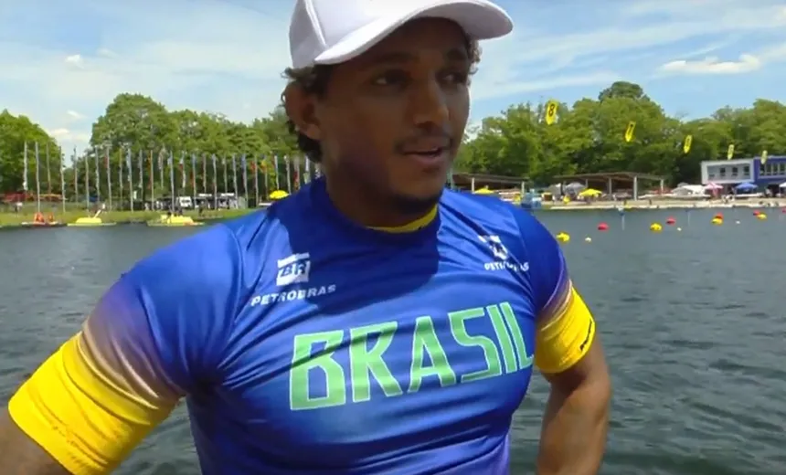 Isaquias Queiroz bate bicampeão mundial e é ouro nos 500m em etapa da Copa do Mundo