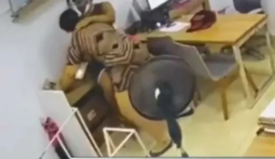 Vídeo mostra momento em que advogada é baleada e luta contra atirador para não ser morta; suspeito é cliente