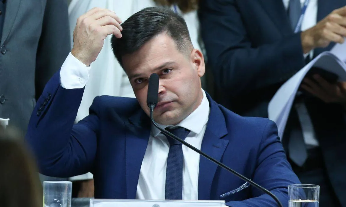 Alexandre de Moraes apontou "condutas gravíssimas" ao determinar prisão de Silvinei