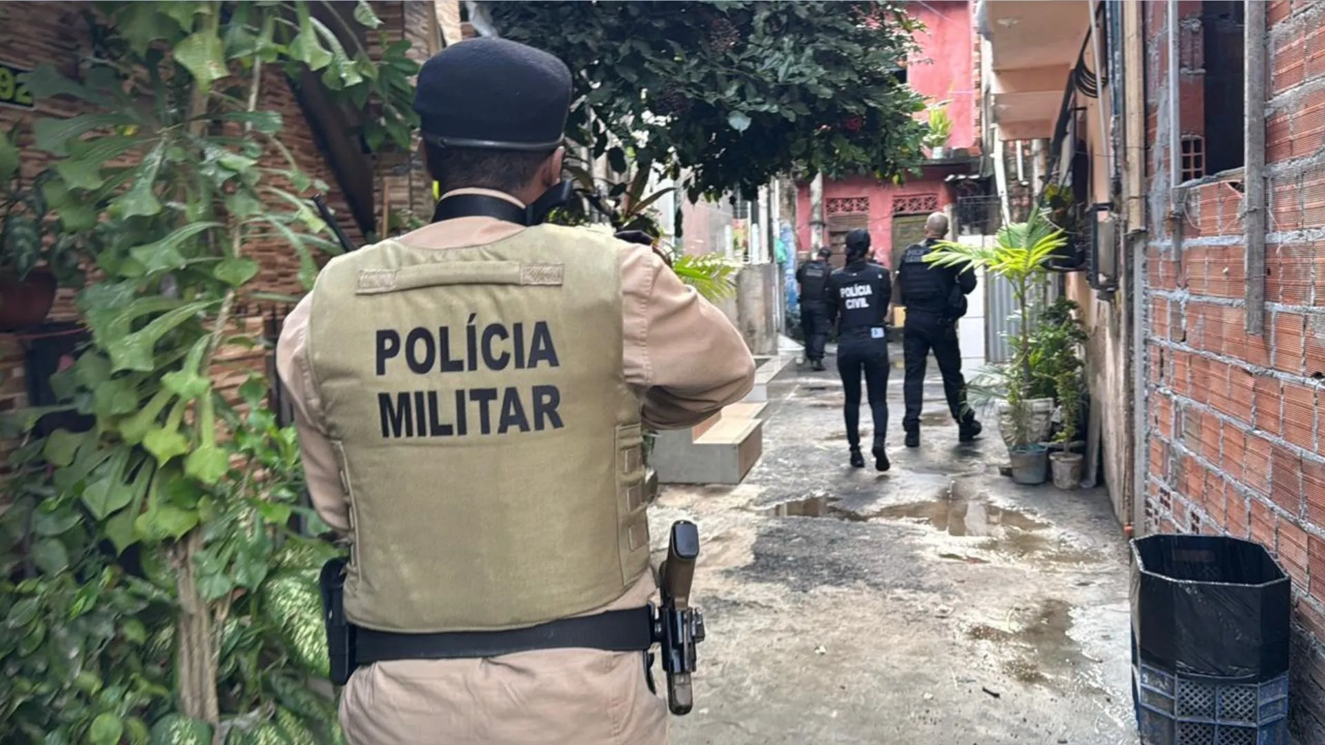 Polícia cumpre mais de 30 mandados por assassinatos nesta quinta em Salvador