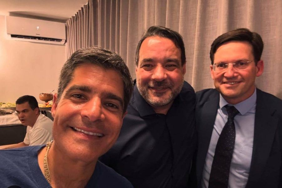 Reprodução Instagram/ @depalansanches; “Estamos juntos”, diz Alan Sanches em foto com Neto e Roma