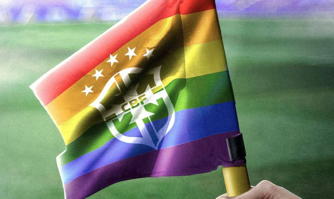 Levantamento indica aumento de 76% em casos de homofobia no futebol brasileiro