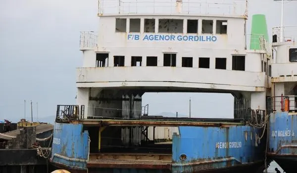 Afundamento assistido do ferry Agenor Gordilho será realizado neste sábado