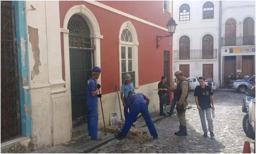 ILEGALIDADE: Embasa flagra ‘gato de água’ em onze imóveis no Pelourinho