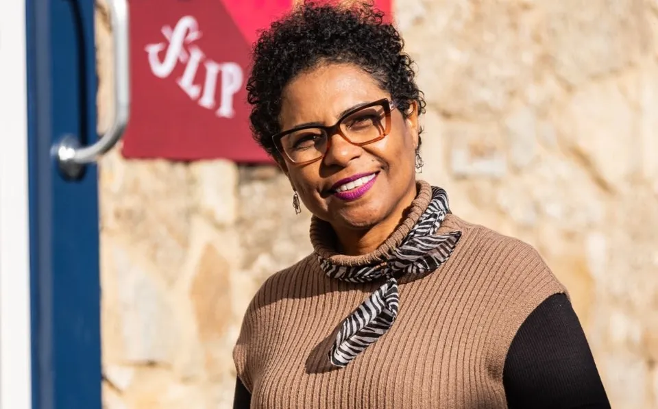 Bienal do Livro Bahia 2026 recebe a escritora Tai Brito em sessão especial