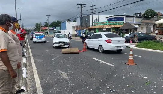Pai de quatro filhos recebe ligação e morre após batida na Estrada do Coco; família acredita em assassinato