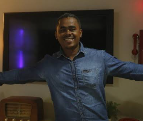 O fot&oacute;grafo Ricardo Sena  morreu ap&oacute;s tentar separar briga em jogo de futebol na Bahia.| Foto: Arquivo Pessoal 