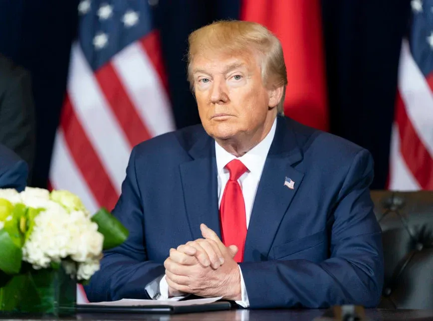 Trump publica plano para tornar EUA liderança mundial em IA, chamado 