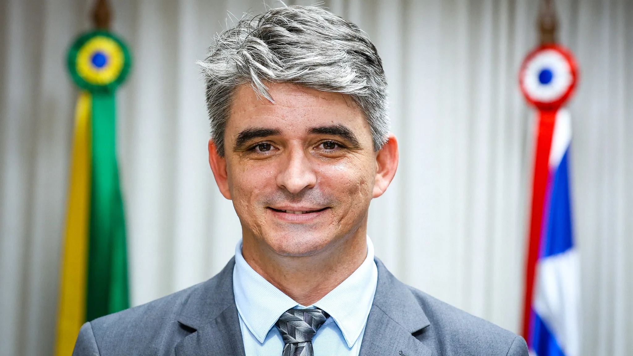 Ex-zagueiro do Vitória toma posse como deputado estadual na AL-BA
