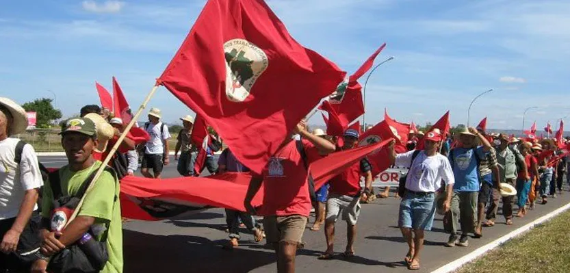 Marcha do MST é retomada e ocupa a BR-324 nesta segunda-feira (16)