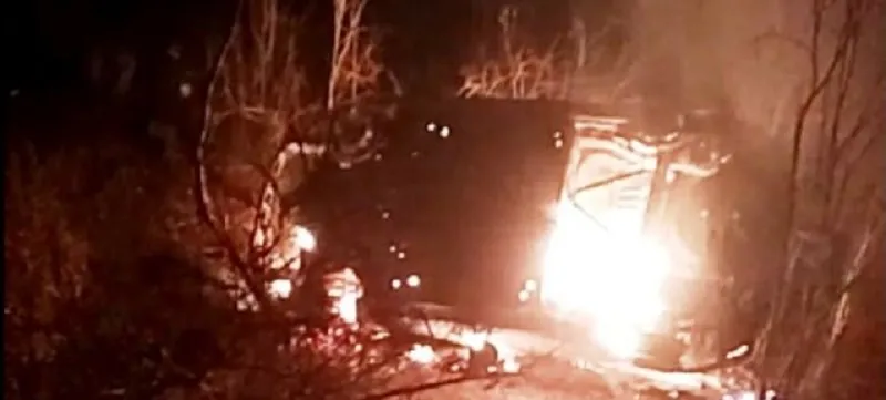 TRAGÉDIA: Homem morre carbonizado após capotar com o veículo na BA 026