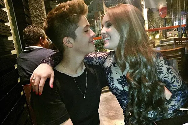 Casal “Jolari” é flagrado em momento fofo e romântico durante evento