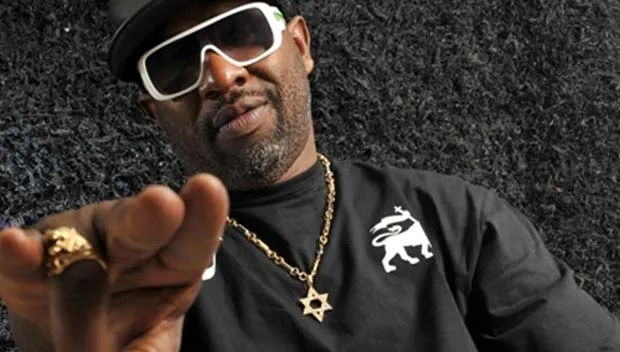 Mr. Catra defende funkeiros mirins: “Não pode proibir, tem que educar”