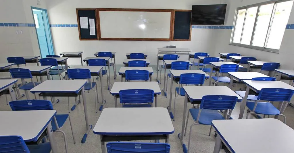 Governo deposita abono extraordinário para professores do estado nesta terça (28)