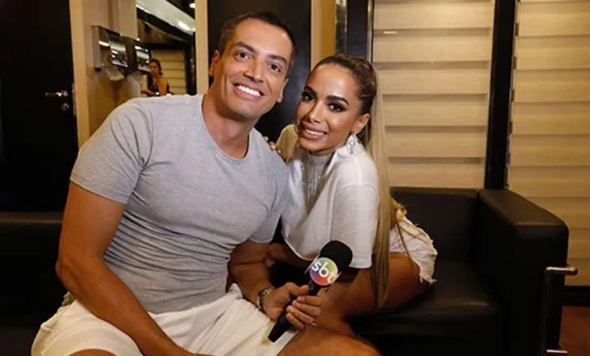 Leo Dias sobre vida sexual de Anitta: “gosta muito de transar a três”