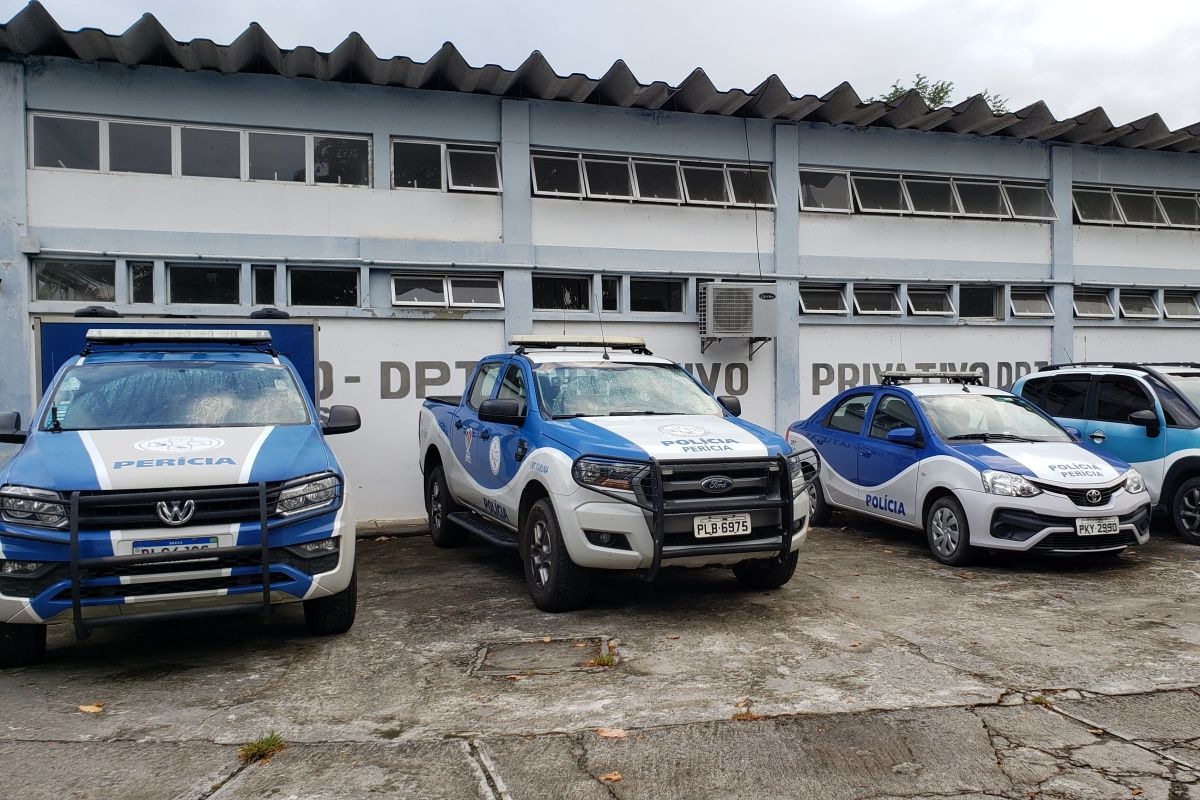 Motorista &eacute; preso por suspeita de pegar maconha na sede do DPT em Itabuna. Foto: Reprodu&ccedil;&atilde;o/Gira BA