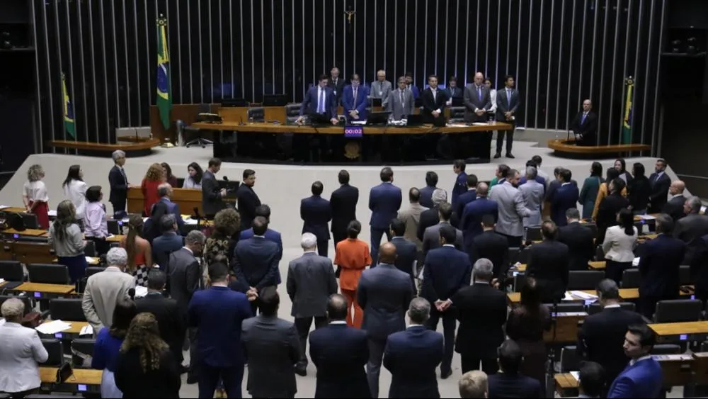 Maioria dos deputados baianos votou a favor da 'PEC da Blindagem'; veja lista
