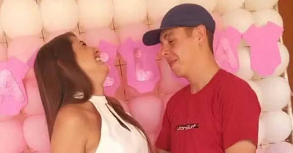 Após suposta traição, homem mata esposa na frente da filha e posta nas rede sociais