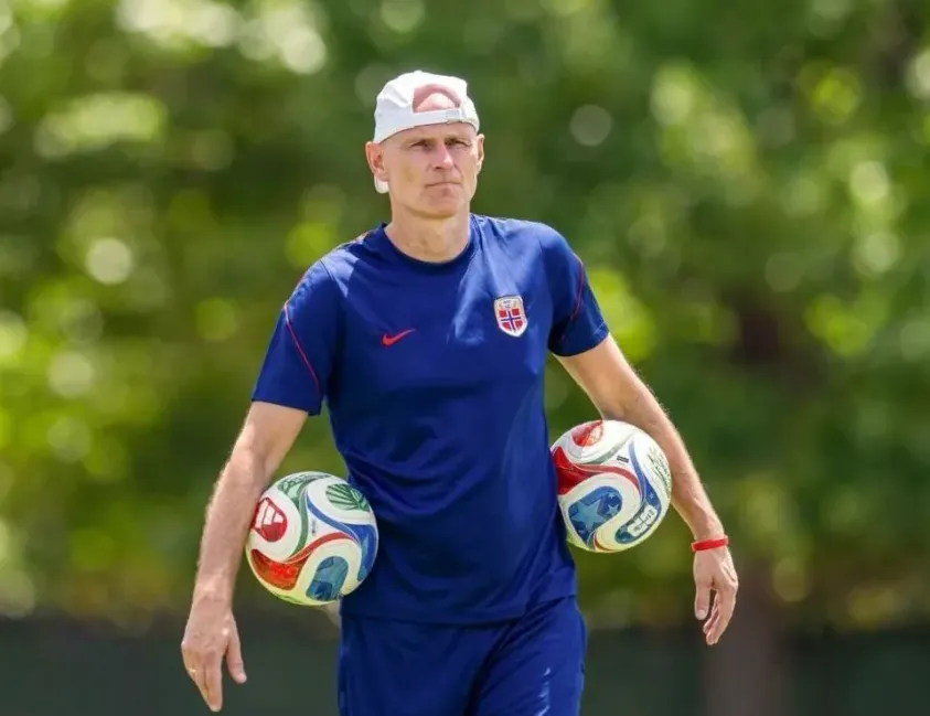 Técnico da Noruega revela presente enviado por Ancelotti após eliminação do Brasil
