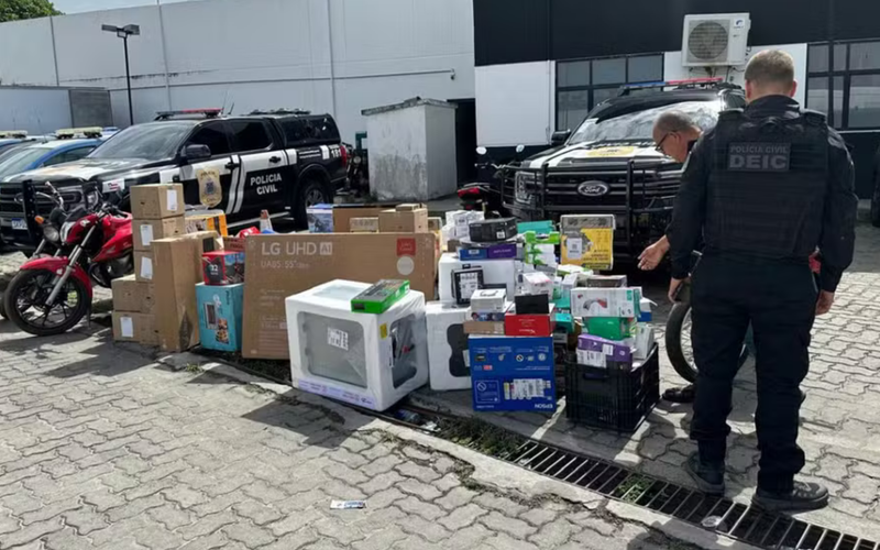 Parte das mercadorias desviadas pode ter sido revendida em mercados informais e plataformas digitais, dificultando o rastreamento dos produtos/Foto: PC-BA