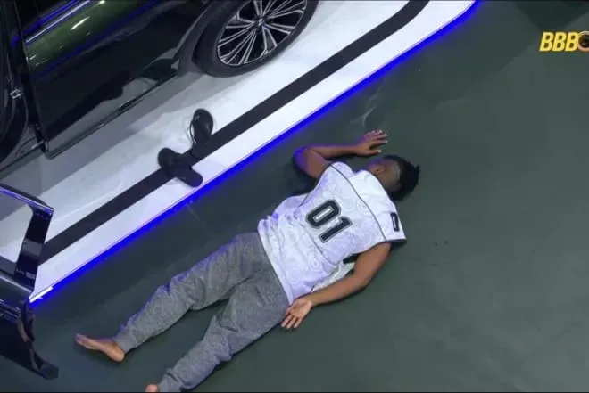 VÍDEO: Boneco passa mal e cai no chão durante prova do finalista no BBB 