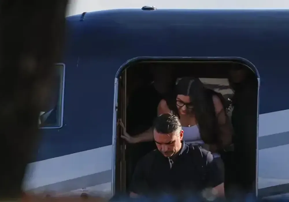 Ex-candidato chegou em Miami nesta quarta (28)