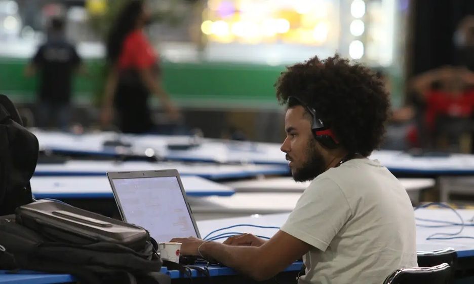 Iniciativa Do Ministério Visa Formar 10 Mil Novos Programadores Nos Próximos 24 Meses