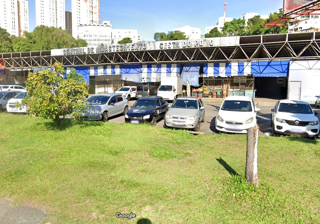 Conforme explicado pela SDE, a Ceasa do Ogunjá apresentou problemas estruturais graves que comprometem a estabilidade do prédio. Foto: Google Maps