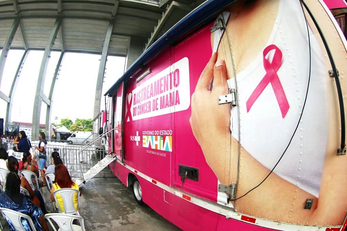 Os exames de mamografia em Salvador acontecem em unidades móveis em vários bairros. Foto: Sesab