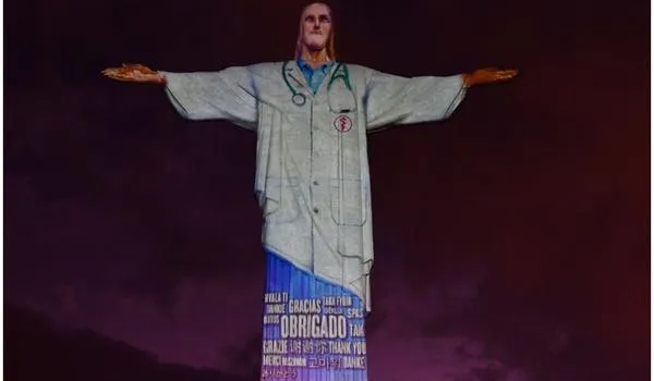 Cristo Redentor 'veste' jaleco para homenagear profissionais da saúde