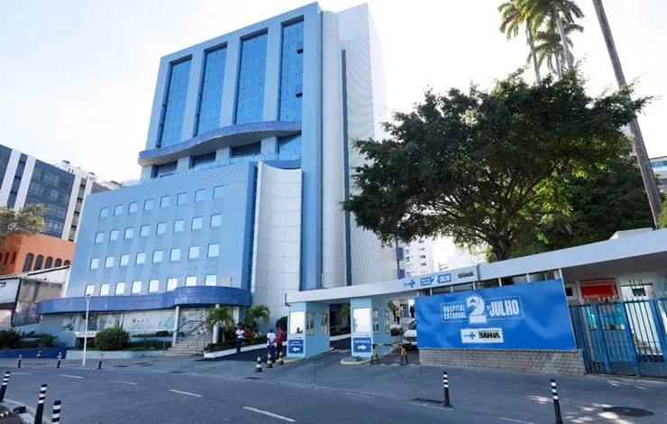 Antigo 'Espanhol': Governador faz primeira visita ao Hospital 2 de Julho após mudança de nome
